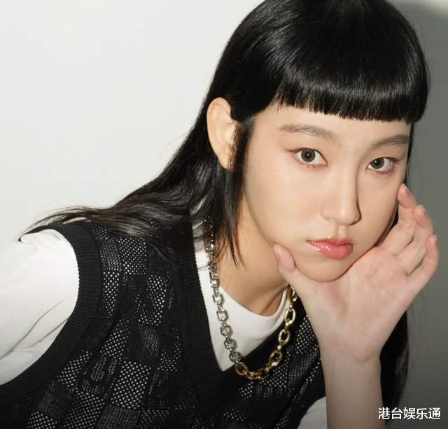 陈百祥谈炎明熹离巢:现在没人要靠TVB,她效仿的是邓紫棋路线