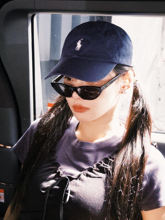 37岁张嘉倪最新近照太美了,扎双马尾花式卖萌,甜妹可爱好少女