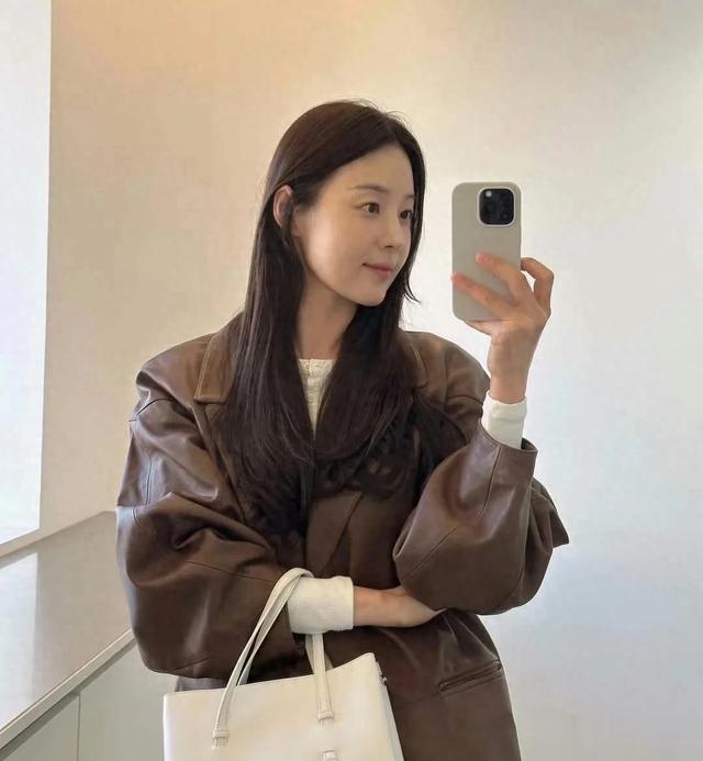 韩智慧41岁青春依旧 新娘18岁可爱动人 曾控诉因年龄增长片酬大跌