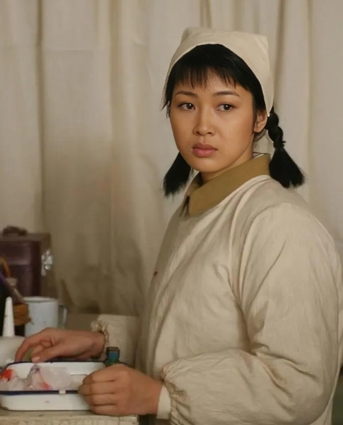 46岁女神农村生活曝光！低调嫁50亿富豪，结果沦落到替夫还债