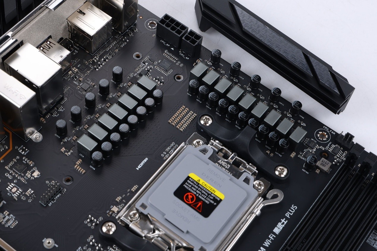 中端裝機新方案！影馳聯盟B650MWi-Fi 黑武士PLUS 主板開箱