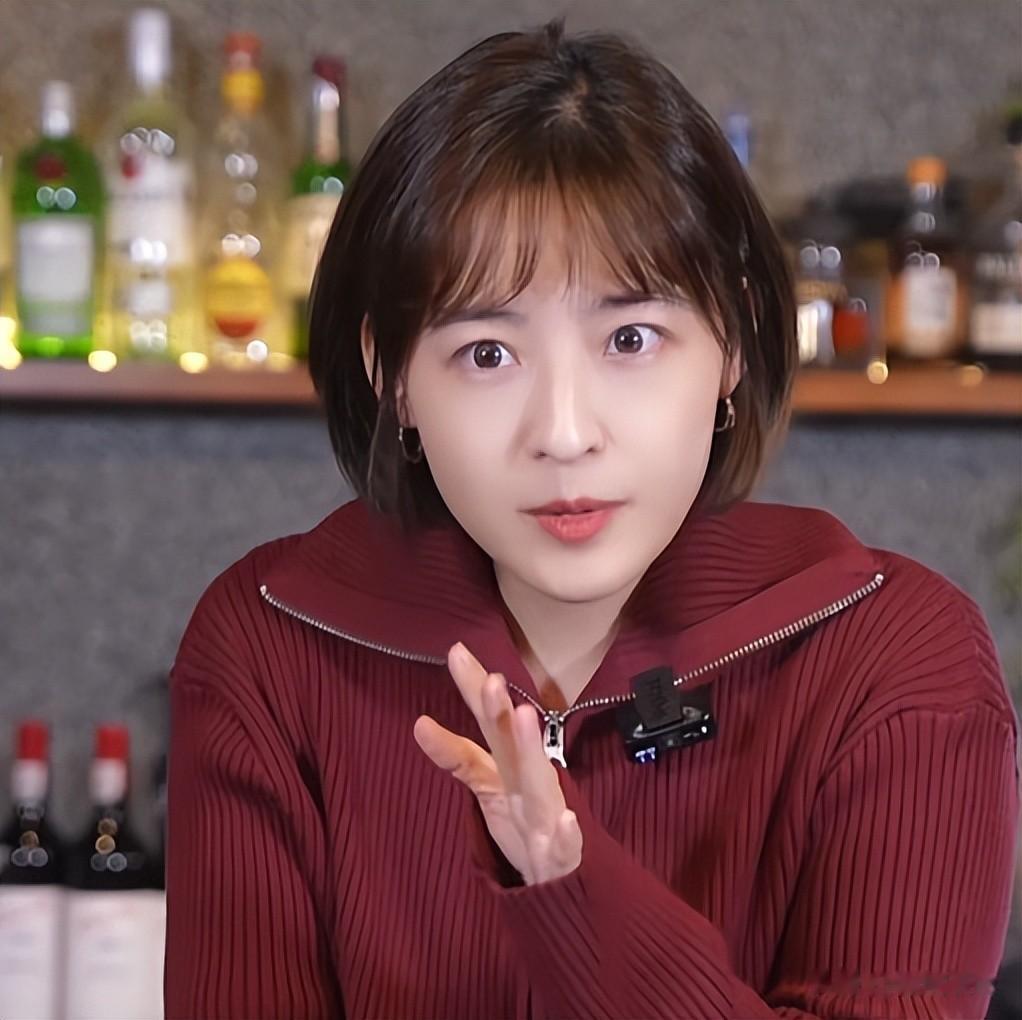 前央视美女主持，为家人离开央视4年，曾中度抑郁，33岁她后悔吗