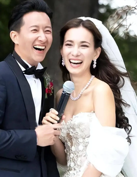 卢靖姗韩庚官宣二胎，有钱人多生孩子造福社会，是人类繁衍的关键