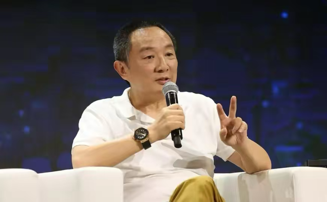 五婚娶刘蓓,又恋上小 23 岁宋佳,相貌普通的他为何备受女神青睐