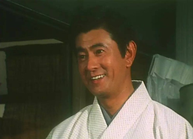 陪伴妻子40多年，83岁弥留之际另娶她人，随后欣慰的离开人世