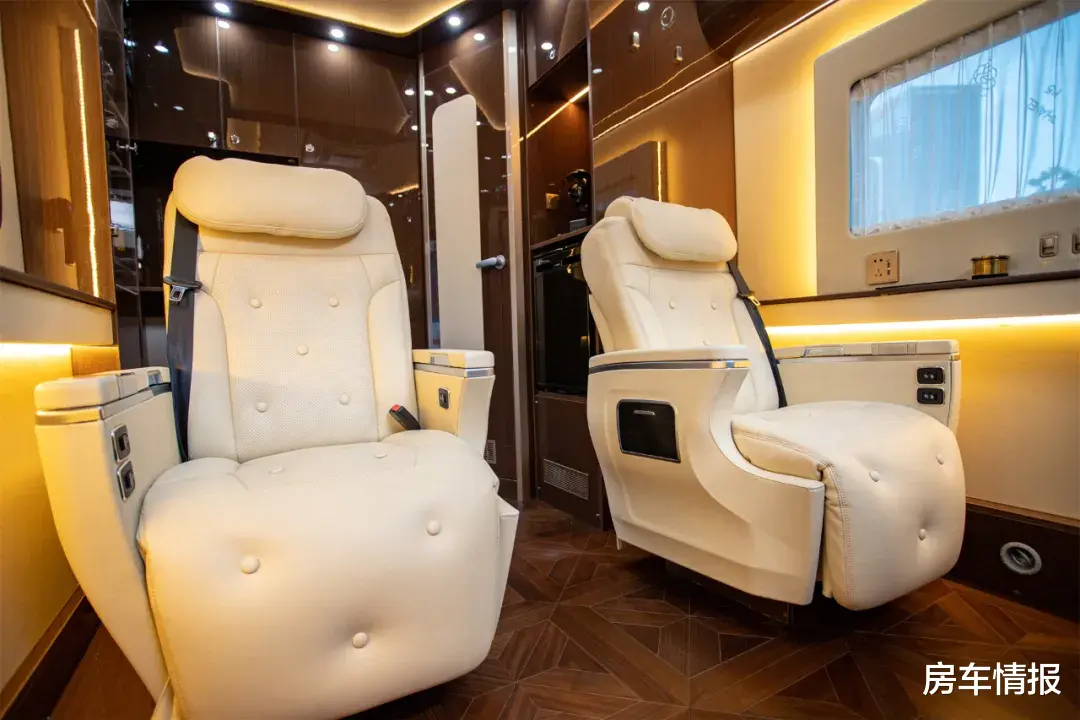 原价88万现在不到30万！国内独一份的商旅房车，设计有点离谱