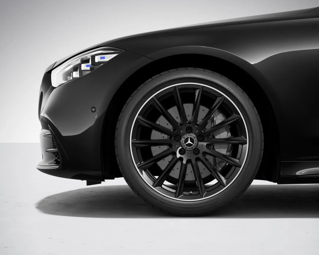 2025款奔驰S级：旗舰豪华再进化，科技与定制双升级