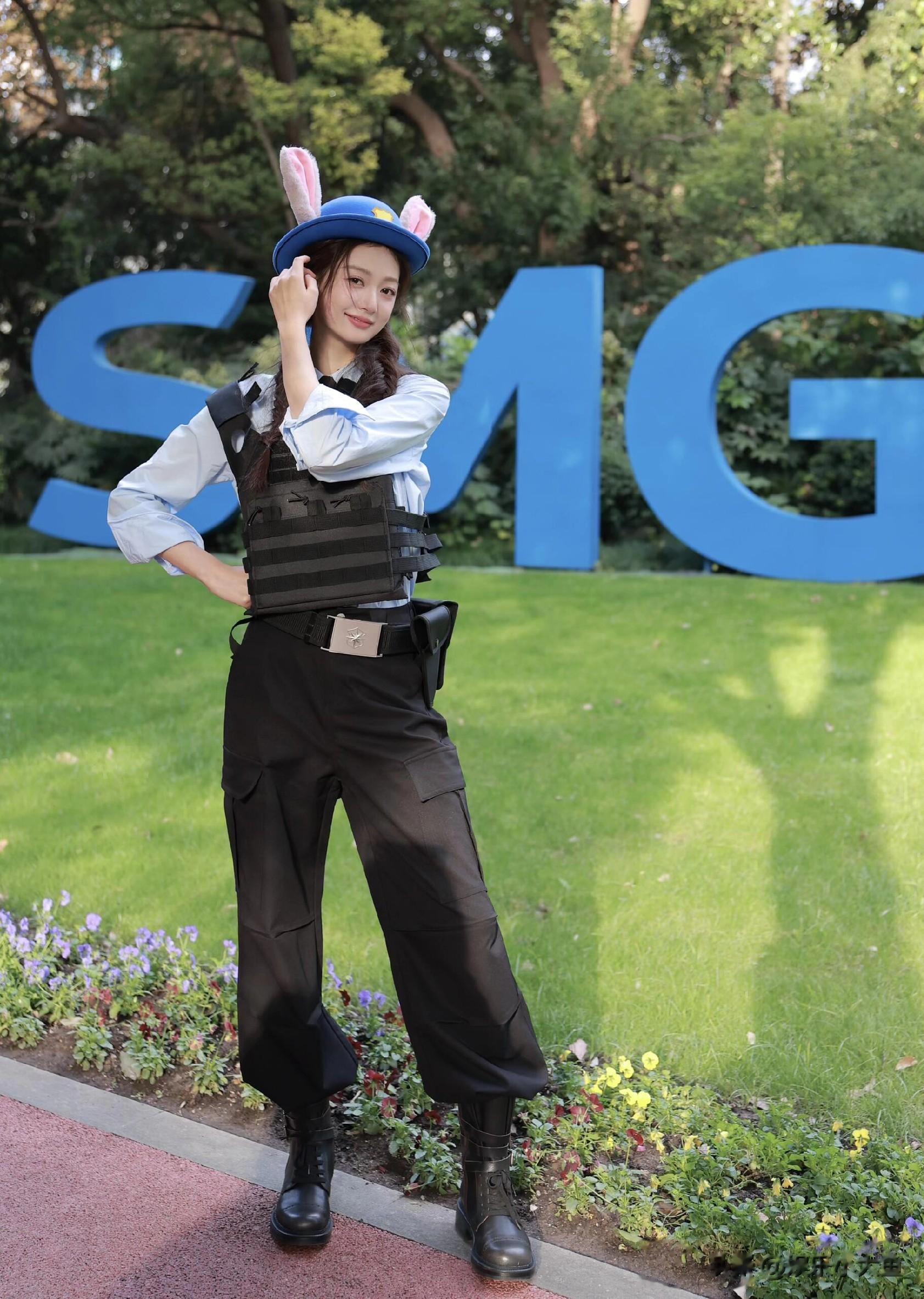 主持人冯琳cos疯狂动物城2Judy,扎双麻花辫俏皮可人,美翻天!