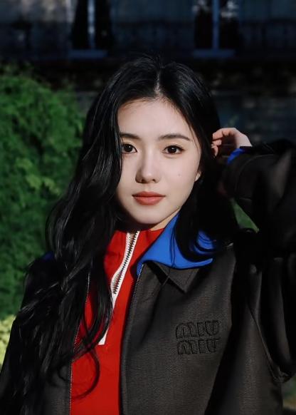 巴黎素颜镜头成照妖镜：赵今麦黑又土，李庚希脸凹，刘浩存扛住了