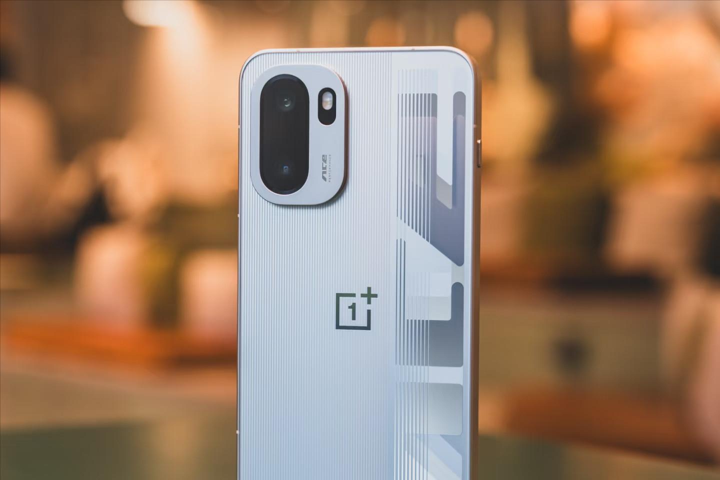 一加“不講武德”！165HZ直屏+7800mAh，發布兩個月跌至2209元