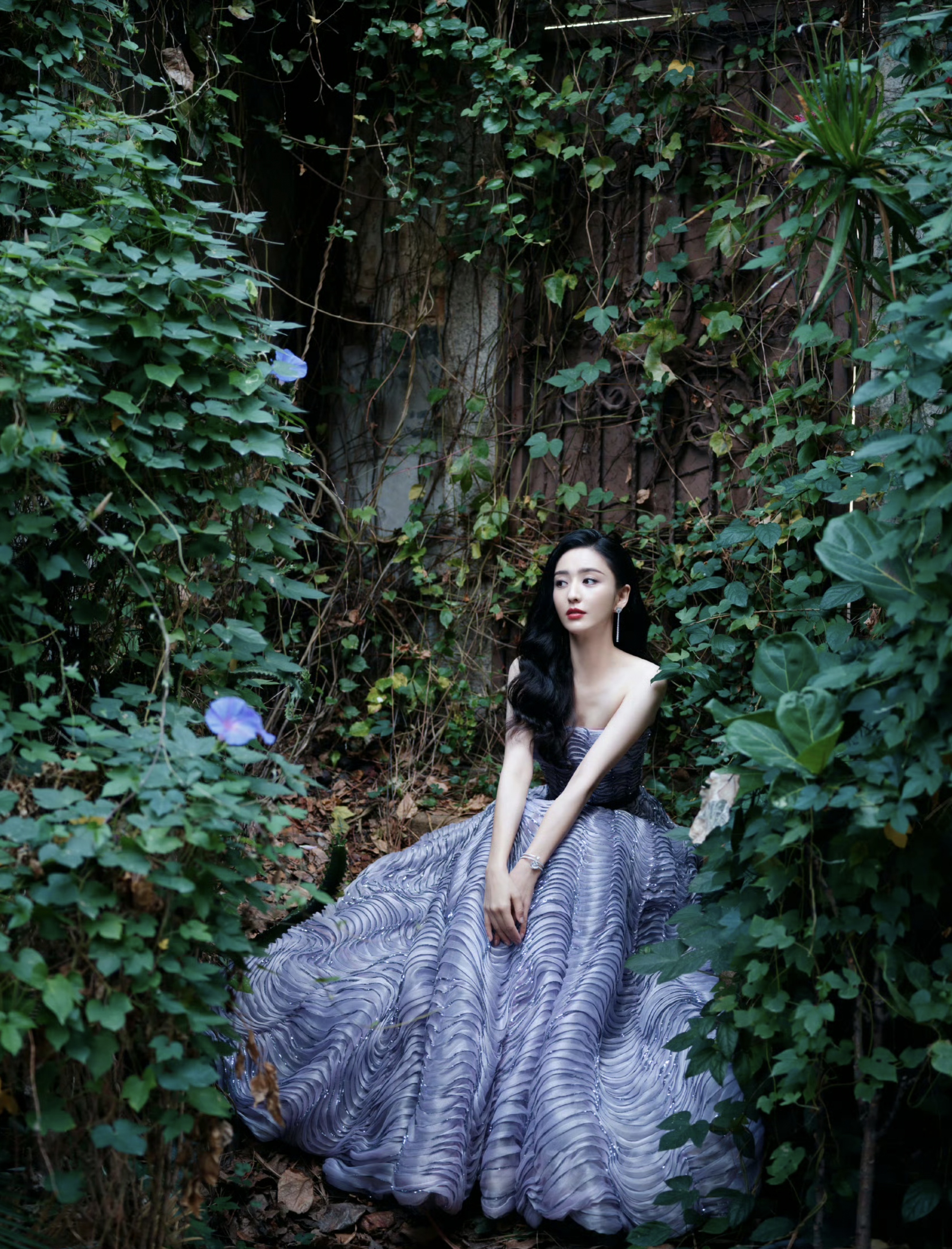 佟丽娅：优雅与自然共生，恰是仙子落人间