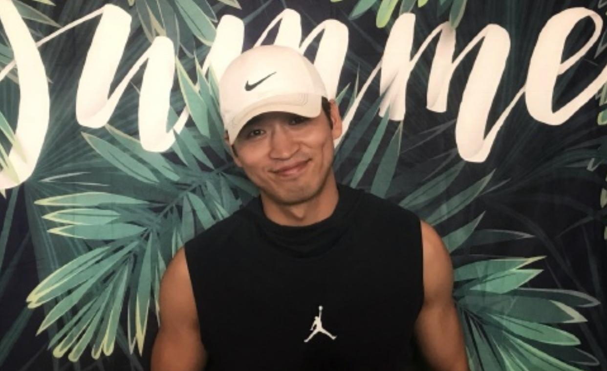 熬25年才爆红!爸爸是名导妈妈是戏骨,47岁凭《大生意人》出圈