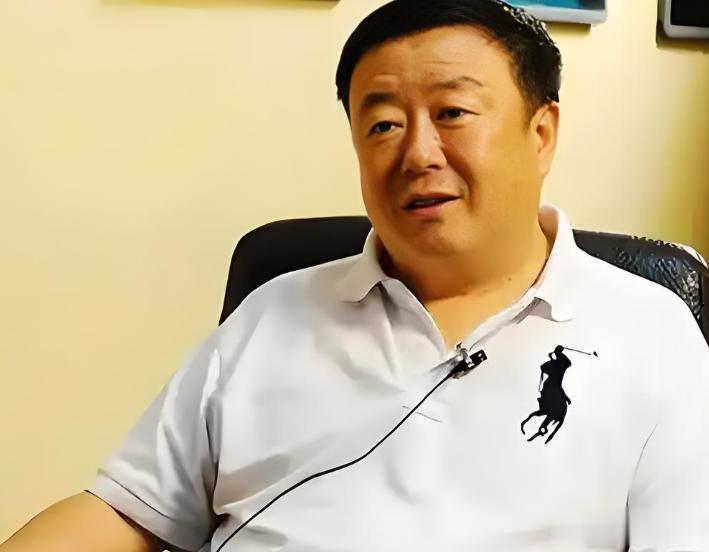 她因年轻漂亮被导演占为己有,16年后老公故技重施,再抱得美人归