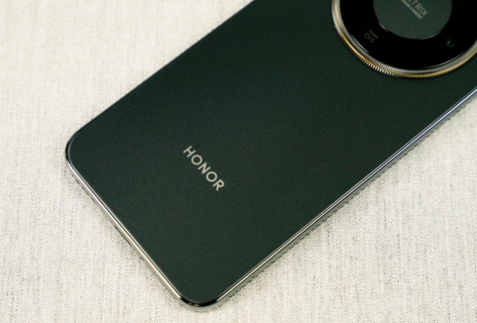 荣耀再度“让利”,8300mAh+512GB+2.5米抗摔,国补后还变相降价