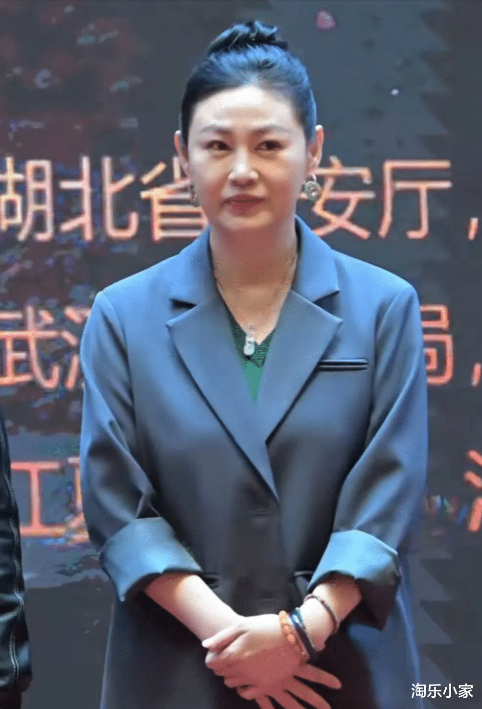 55岁王思懿素颜现身引热议:从“潘金莲”到自然老去的真实蜕变