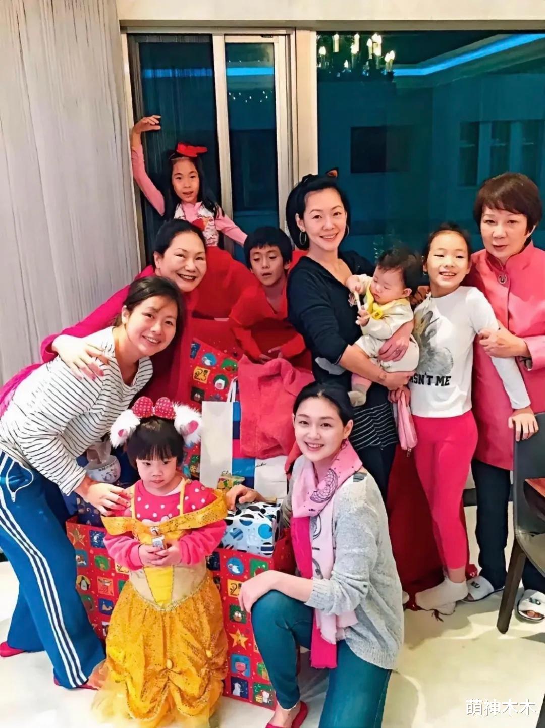 大S二十年前诗作中的遗言曝光，希望小S爱自己，预言了自己的死亡