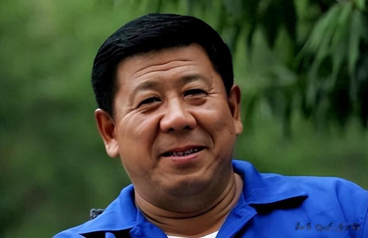 原来他俩是夫妻,家里家外老婆是领导,68岁住大别墅仍坚持拍戏