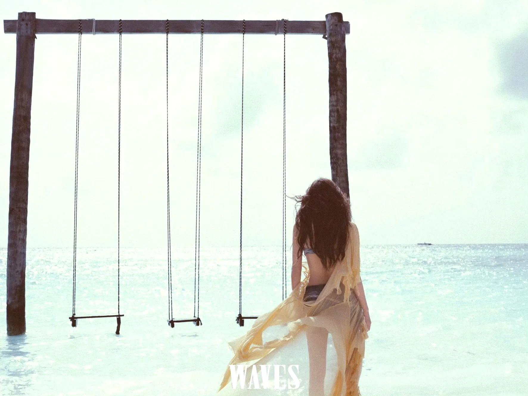 孙怡最新海岛写真大片 ???