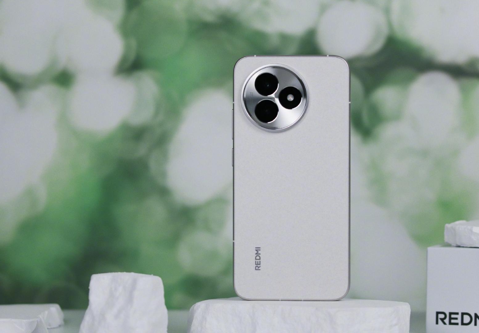 16G+512G價格親民，適合上班族用的一款手機，流暢用六年