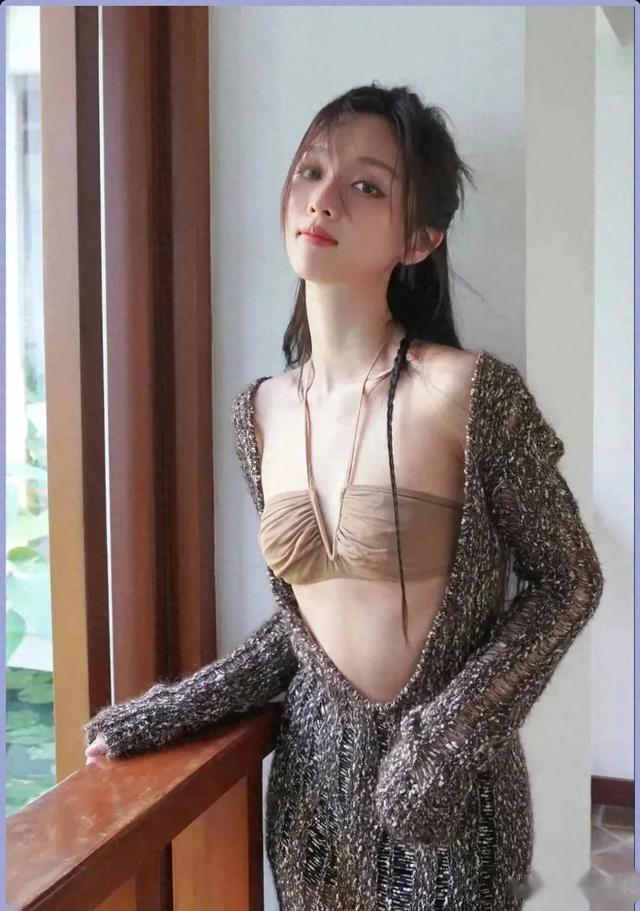 吴宣仪|这穿搭风格让人眼前一亮!