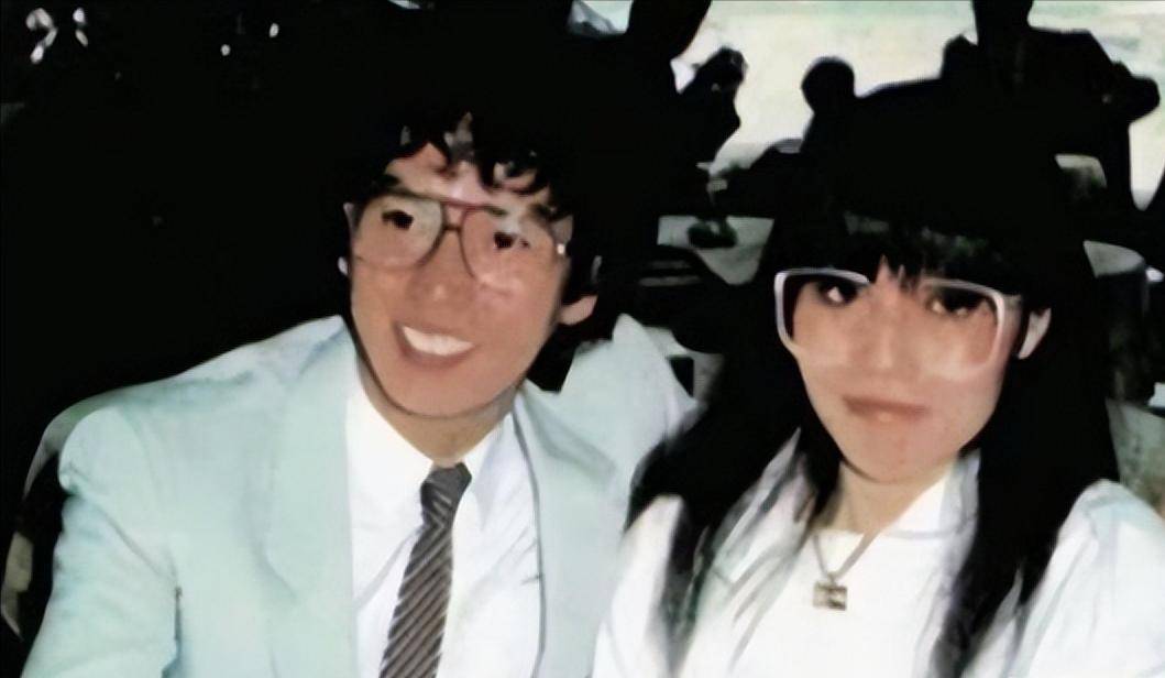 爱上大22岁有妇之夫,靠生孩子逼走原配,如今定居国外掌豪门大权