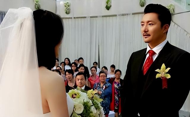 藏了这么多年,原来她就是涂松岩的妻子,难怪当年拒绝富婆追求