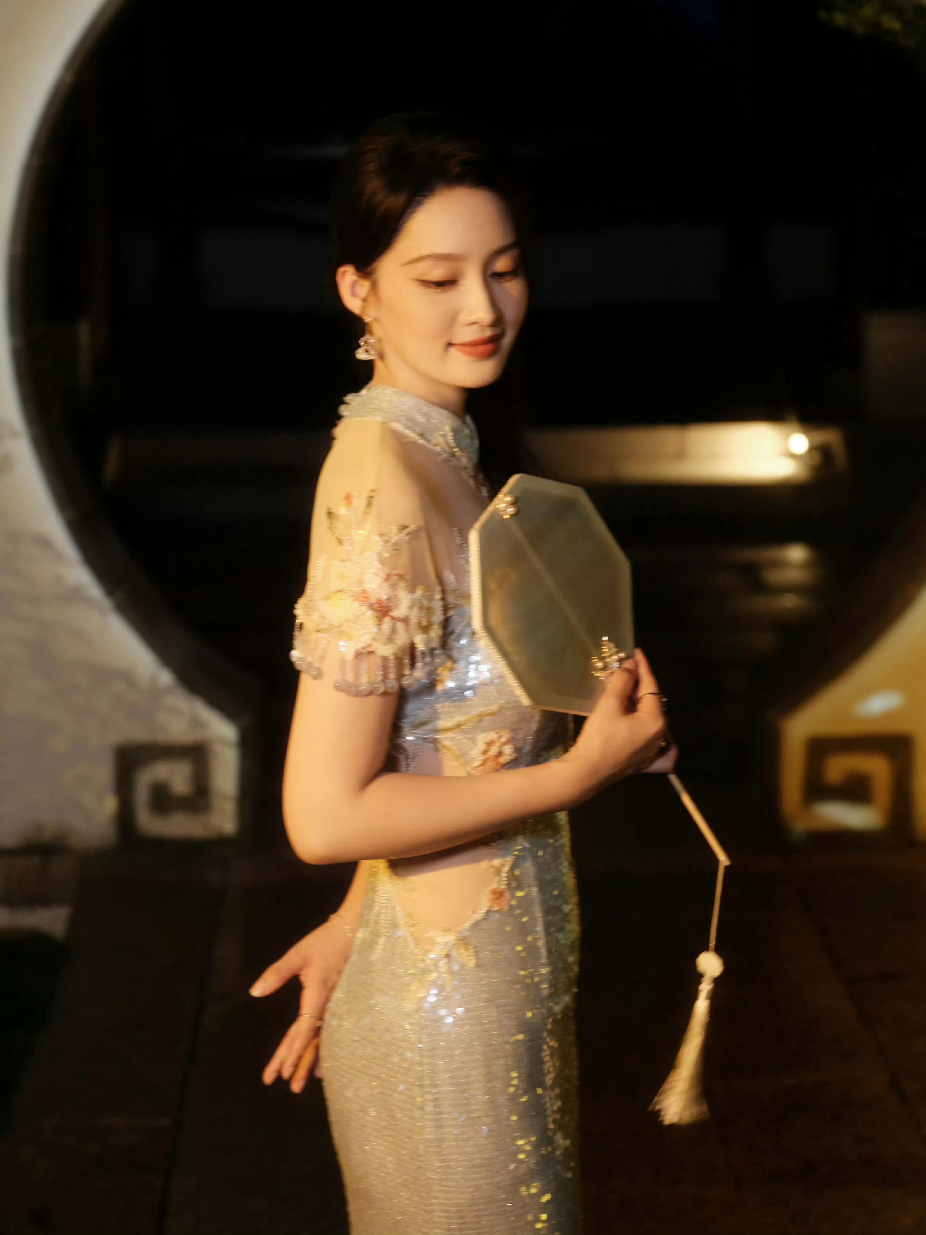 李沁，民国风佳人，款款身姿，俏丽动人