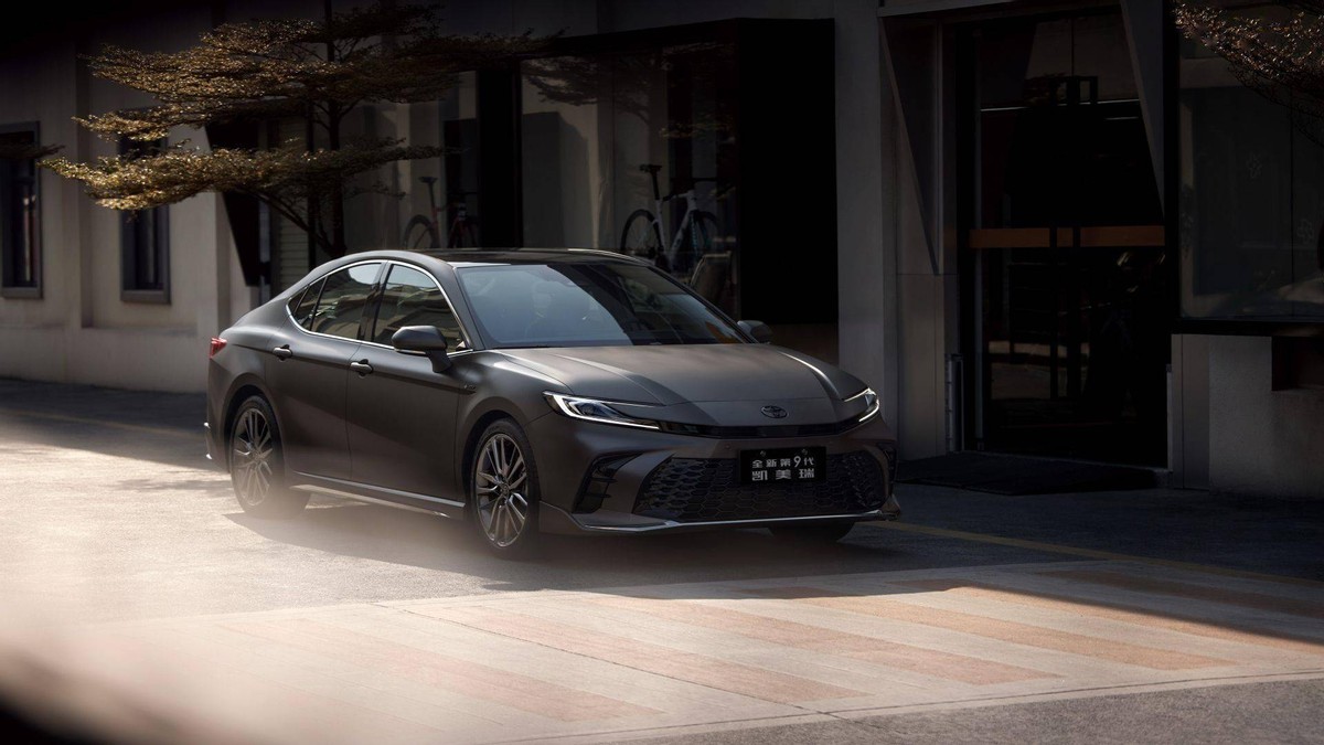 中级车销冠依然是油车,到底是谁在买“老旧油车”?