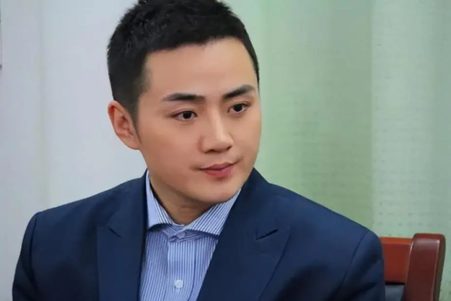 出道20年不火，如今凭借《戏台》翻红，44岁仍未婚