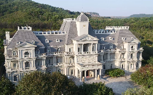 最牛诈骗犯，一年多时间诈骗115万人，获利760亿元，为博美人一笑打赏5.5亿