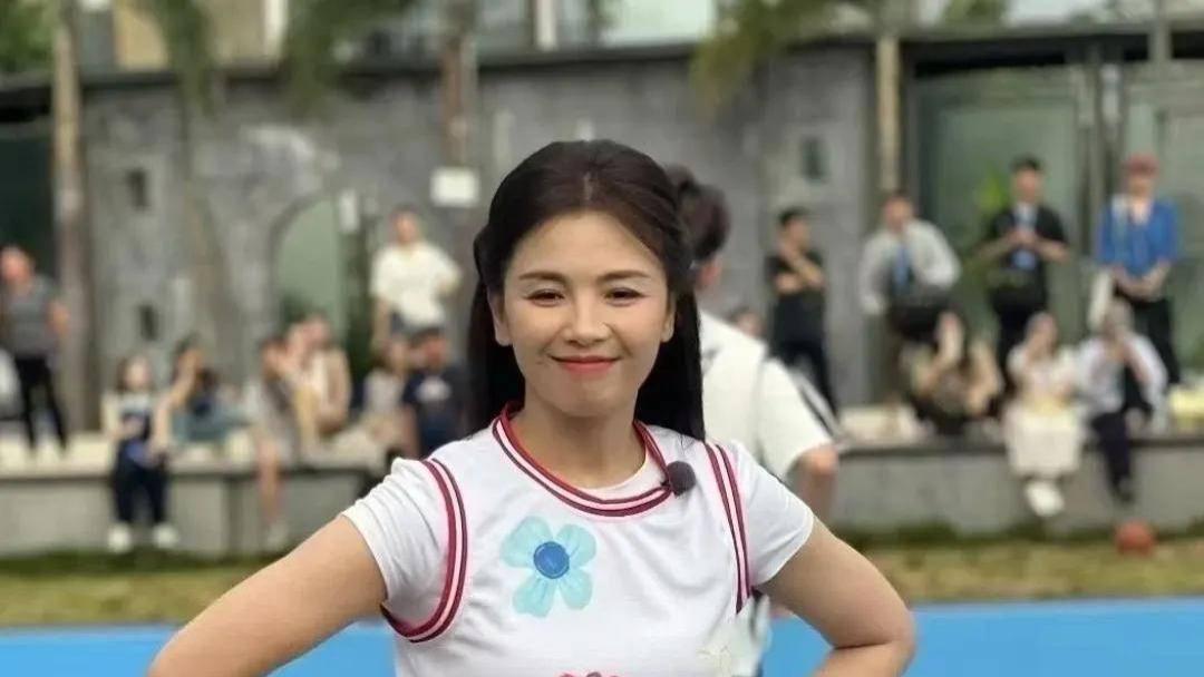 47岁刘涛打篮球被偶遇