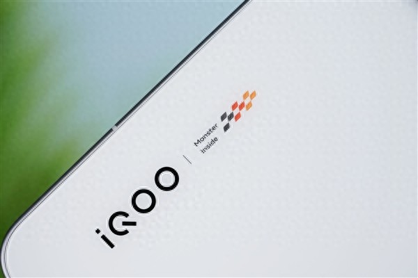 4000元+旗艦手機雙11性價比榜單出爐：iQOO 15奪冠、小米17第四