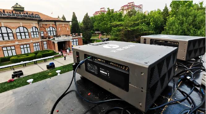 光峰專顯助力2025達沃斯論壇，T Pro系列點亮3D Mapping光影秀