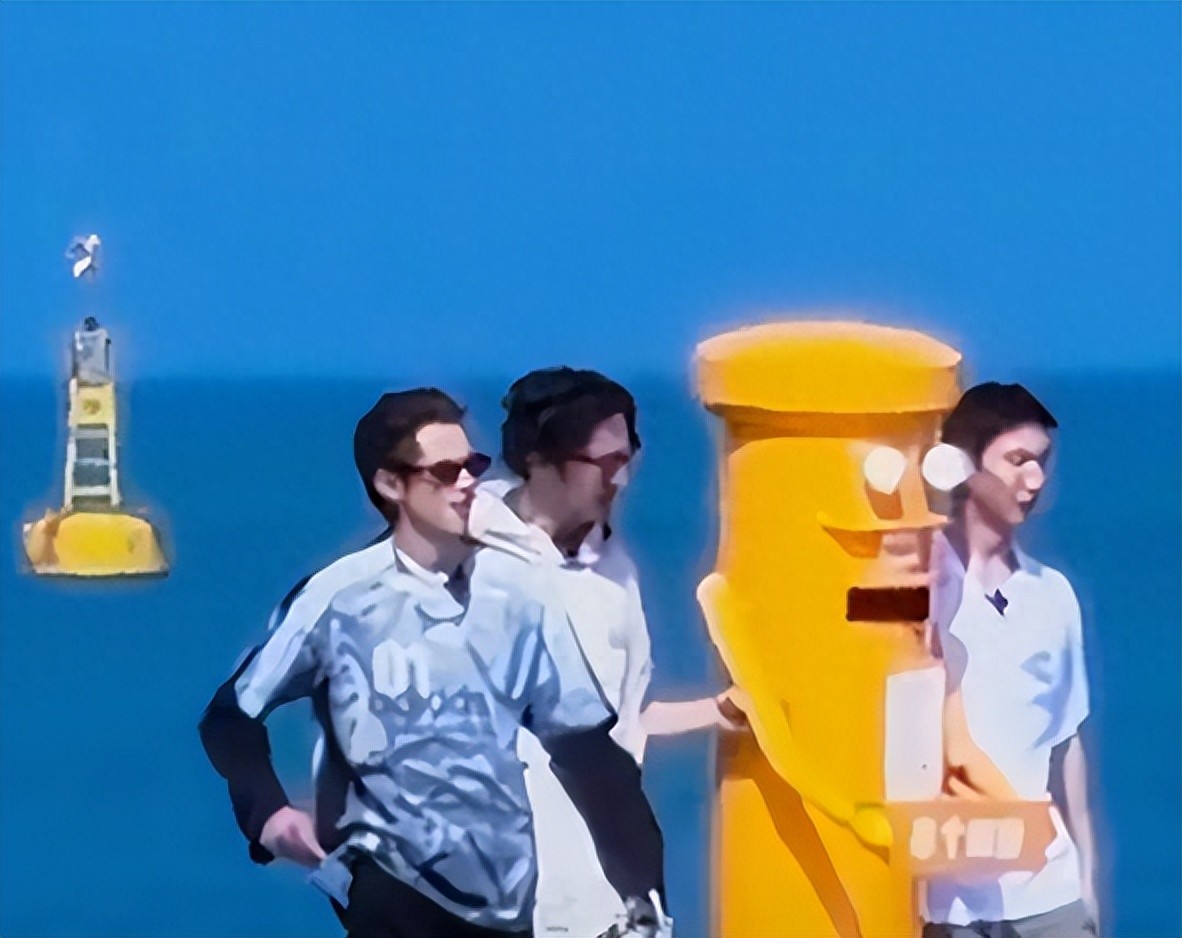 何炅首度上《亲爱的客栈》，热情拥抱谭松韵，为王鹤棣撑场好感动