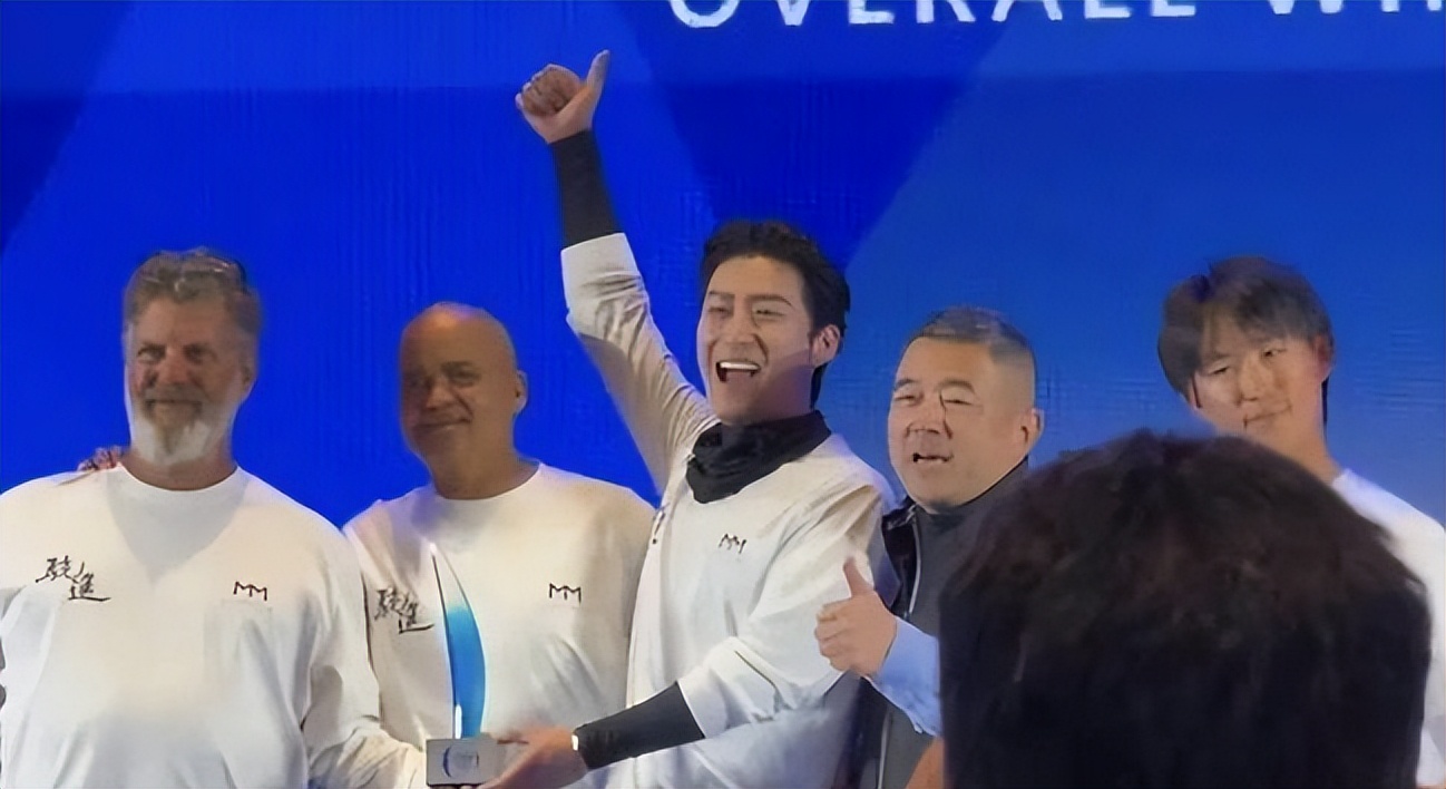 官媒发文，高调官宣37岁窦骁喜讯，网友：恭喜，终于等到这一天