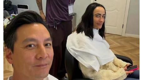 吴彦祖晒照，老婆被拍成印第安壮汉，47岁雷珊素颜被质疑像男性