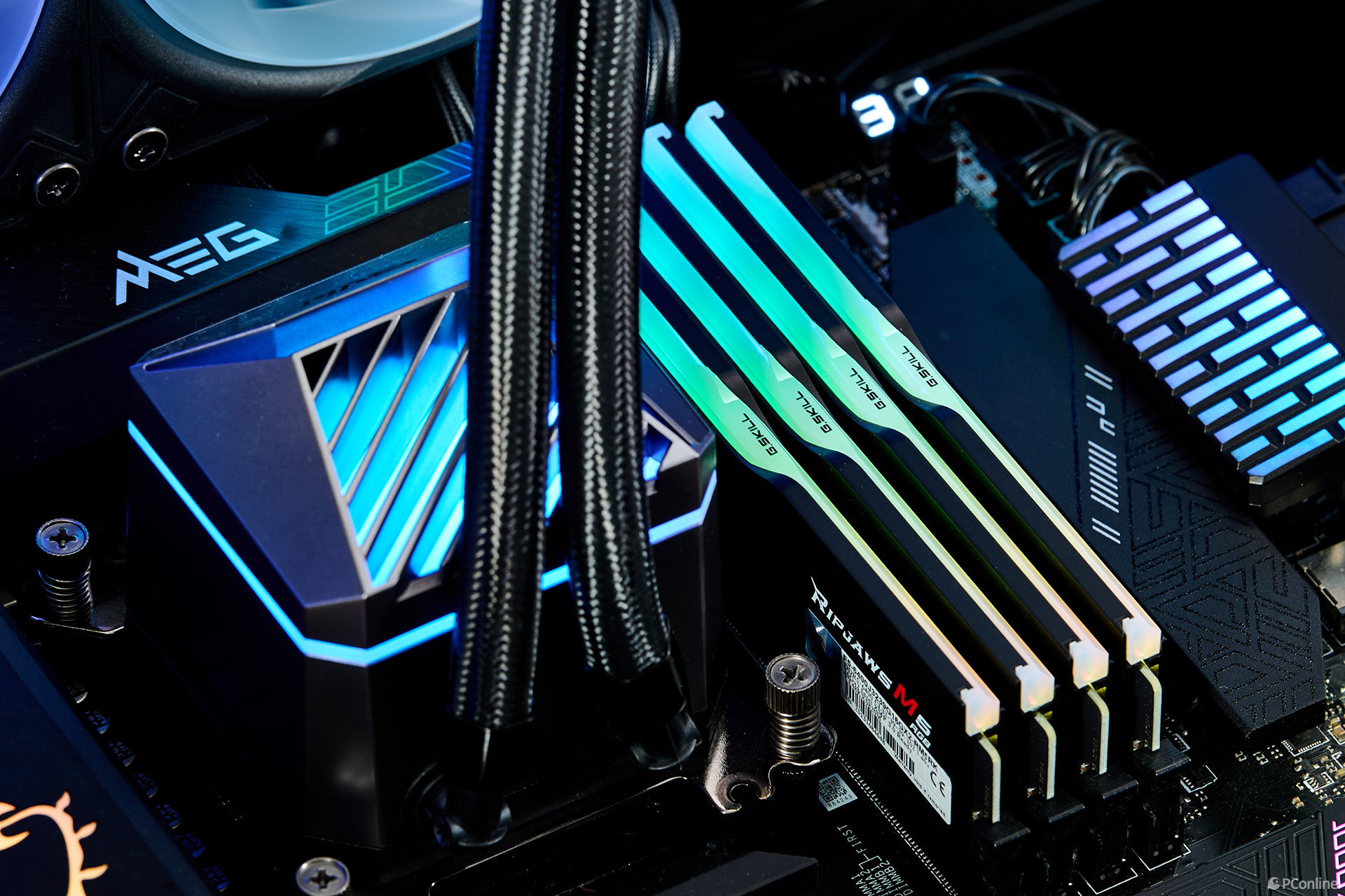 光與力的碰撞：芝奇 Ripjaws M5 RGB 內存圖賞