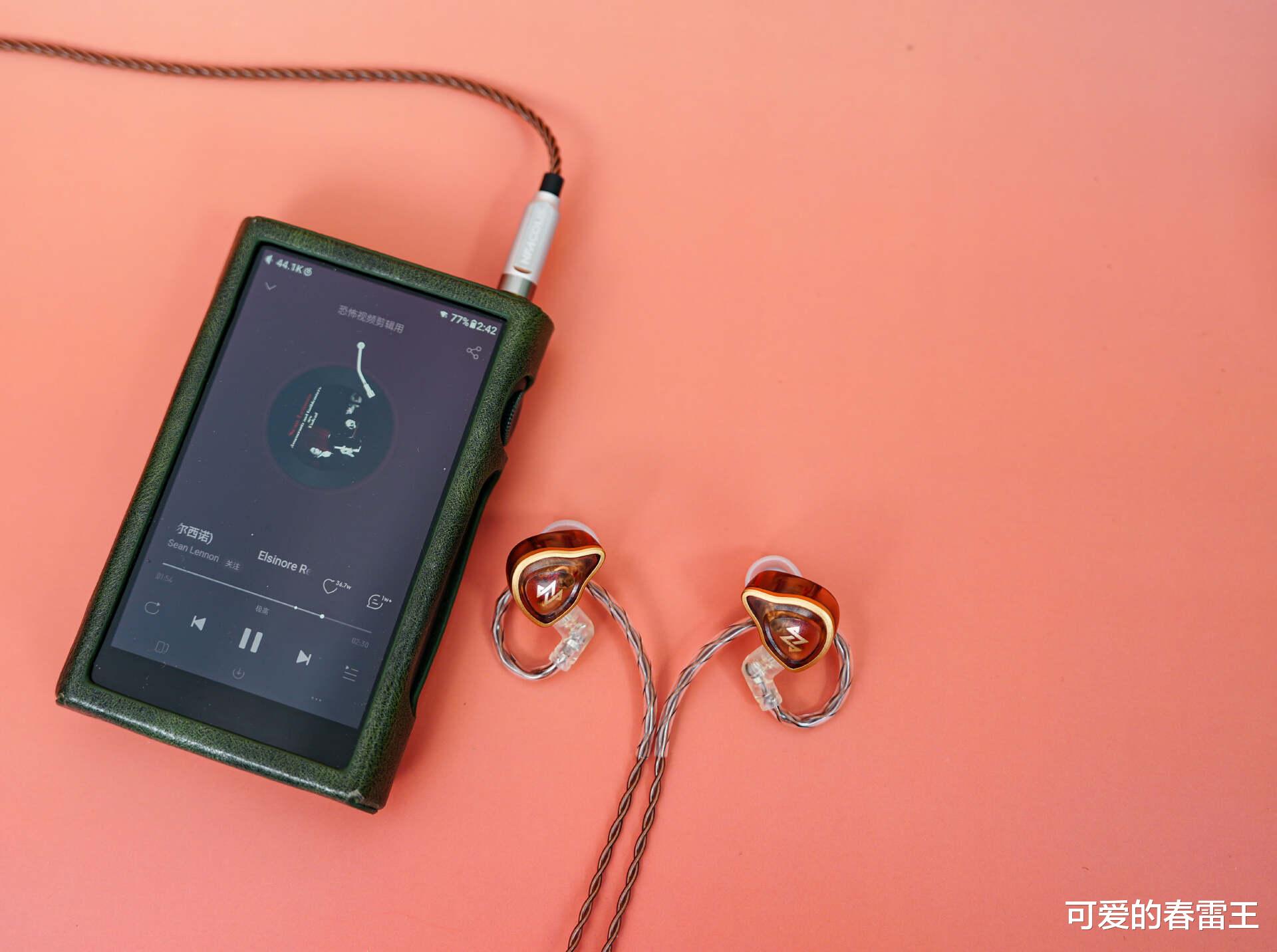 4.5g戴到耳朵怀孕！这复古耳机凭啥让烧友集体真香？