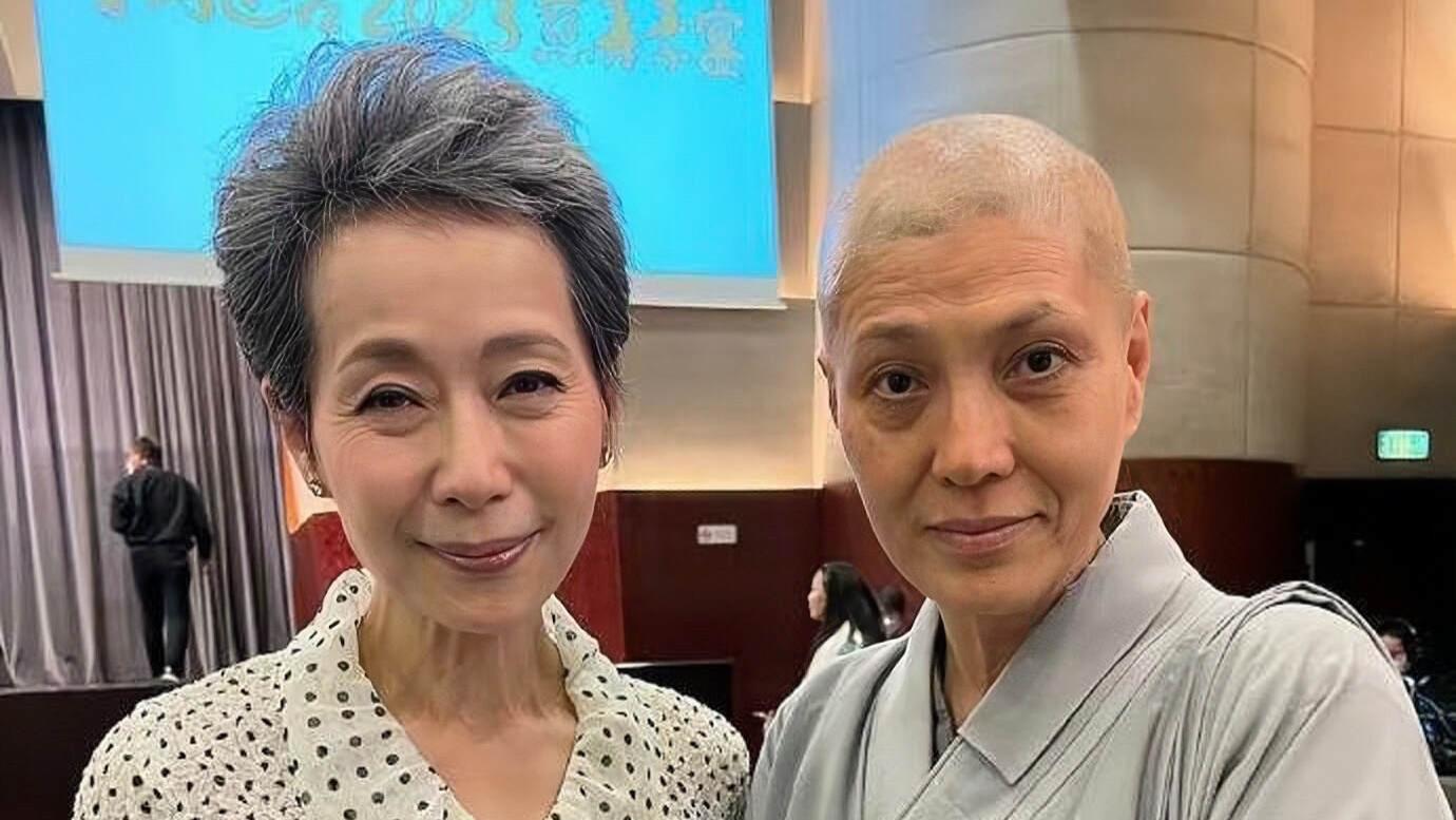 香港女星看破红尘剃度出家，穿道袍现身显沧桑，吃素多年身材消瘦
