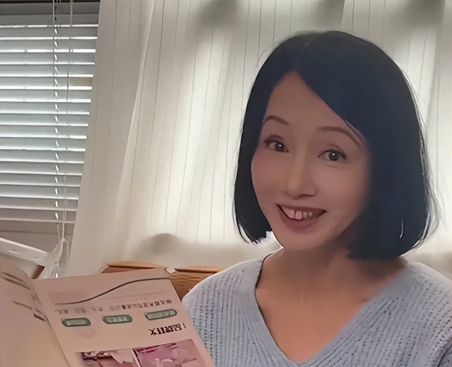 风水轮流转！官方出手，黄慧颐遭殃，一个月前曾爆料保剑锋出轨