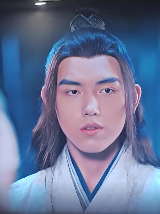 长得丑演技还烂，这4位捧不红的“关系户”，看着就让人闹心