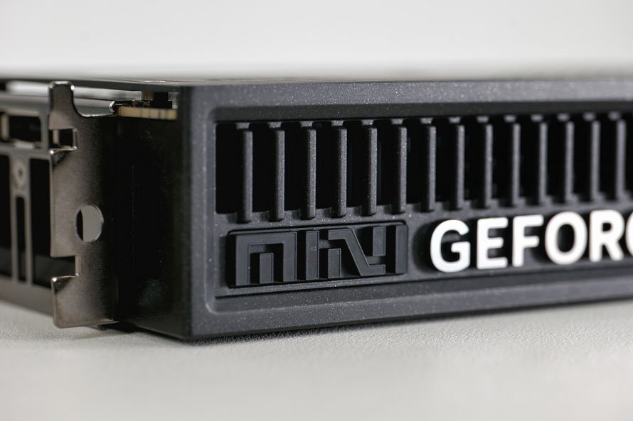 七彩虹iGame RTX 5060 Ti Mini評測：小體積滿血性能