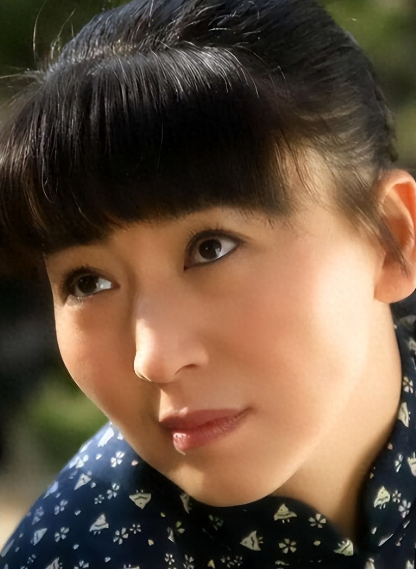 脸疼不疼？人民网彻查后，闫学晶首现身再传噩耗，这回真洗不白了