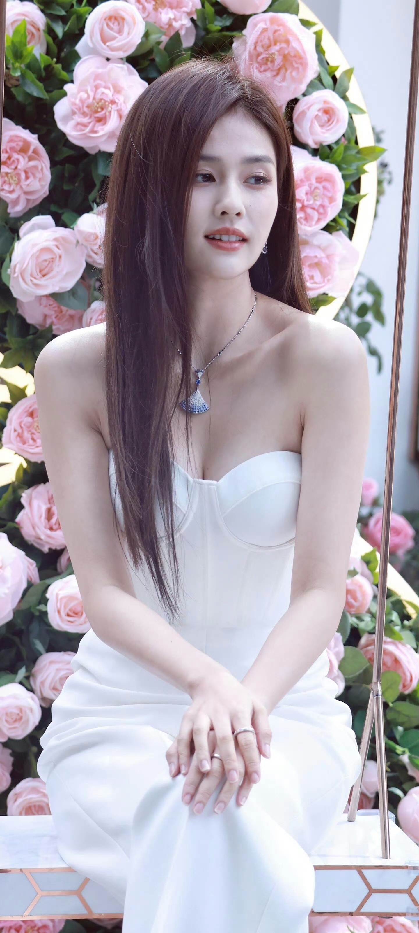 白鹿生图 毛孔好细 皮肤真好