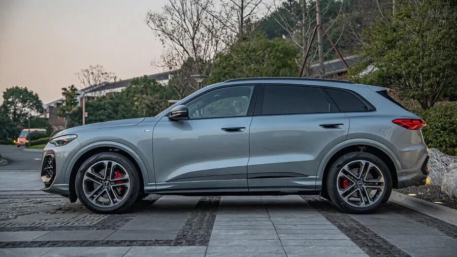 预算30万元,买奥迪Q5L不如买沃尔沃全新XC70!实力全面有硬核