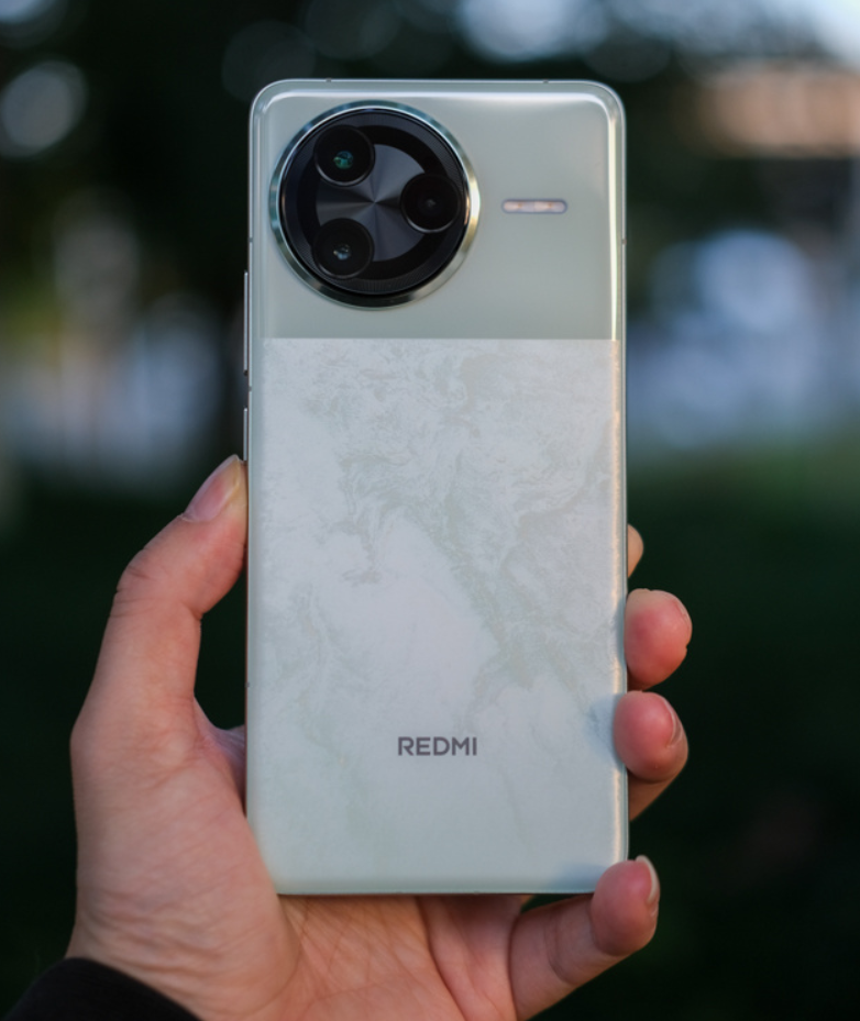 紅米放手一搏，2549元的驍龍8至尊版旗艦，2K屏+大電池+60倍變焦