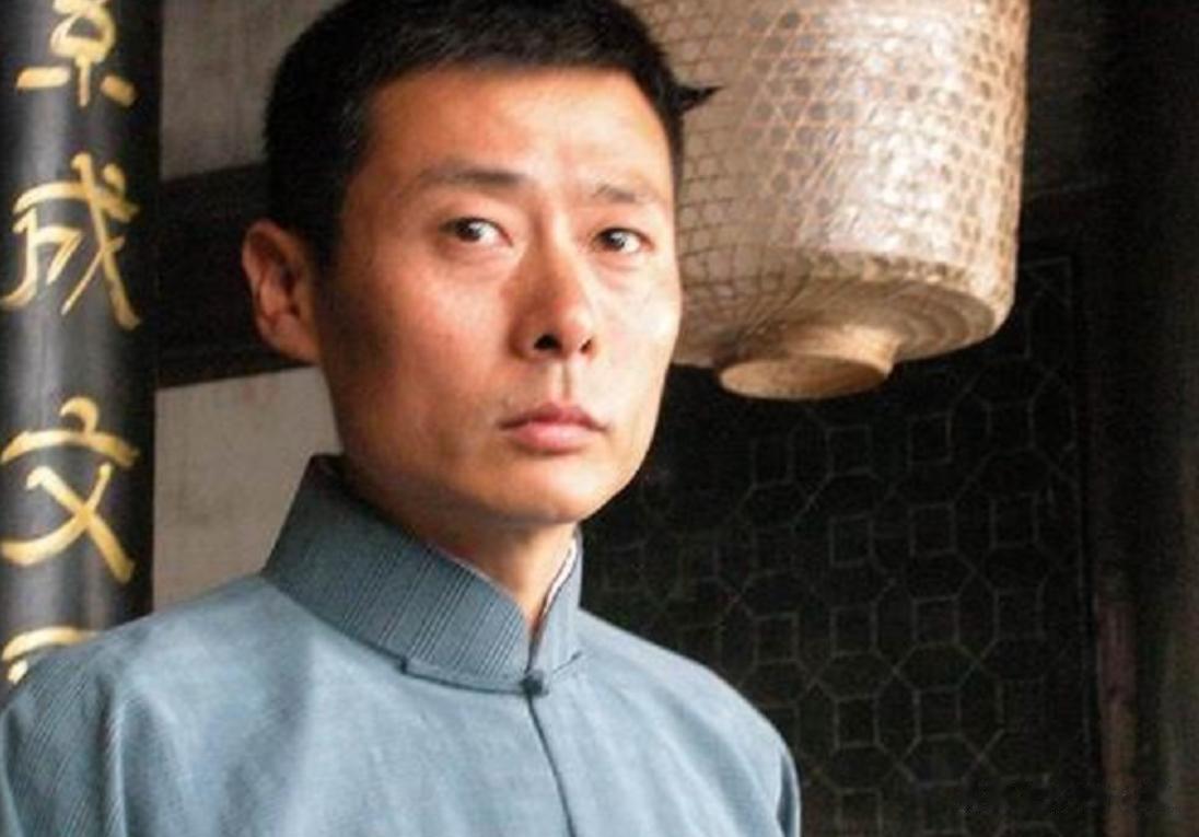 一个不红的老戏骨，演了125部戏仍叫不出名字，典型戏红人不红