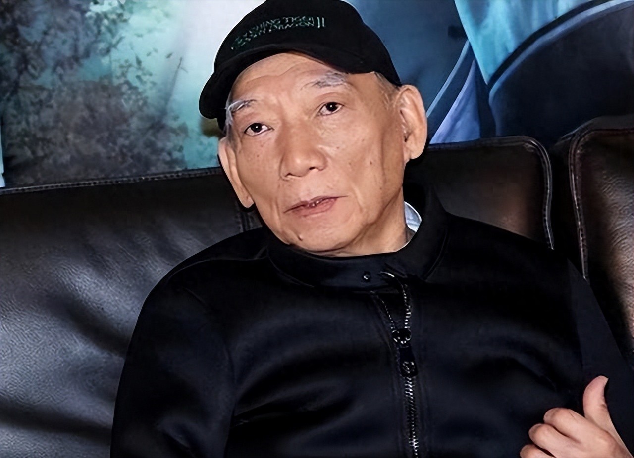 他是中国最牛演员,五个儿子都是大腕,大儿子火过周星驰和成龙