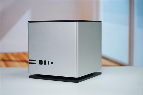 全球首個液冷迷你機！abee AI Station 395 Max工作站圖賞