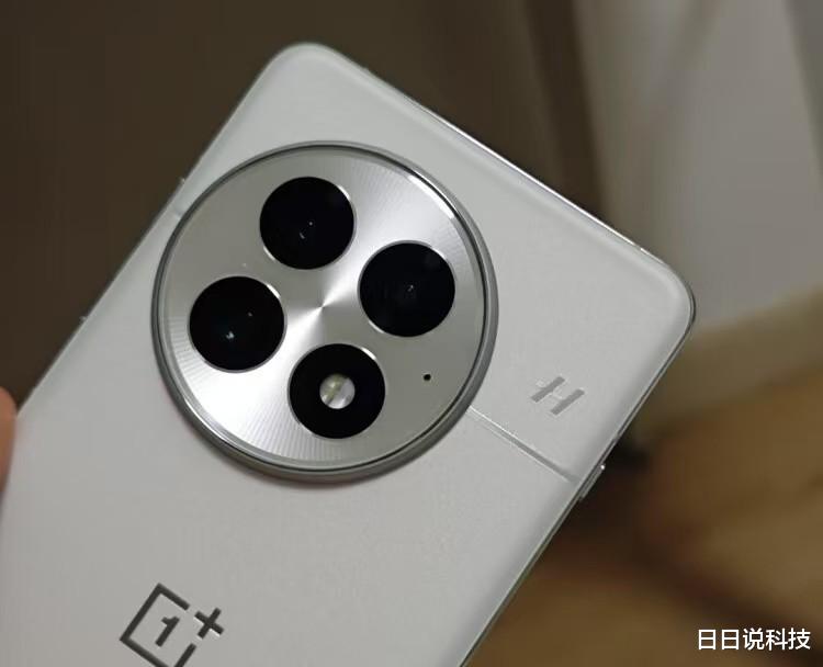 頂配24GB+1TB，驍龍8至尊版+2K屏幕，一加這手機超重度使用無壓力